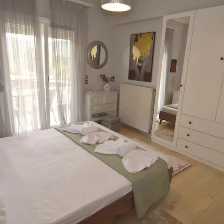 Nestoras Comfortable - Private Parking *