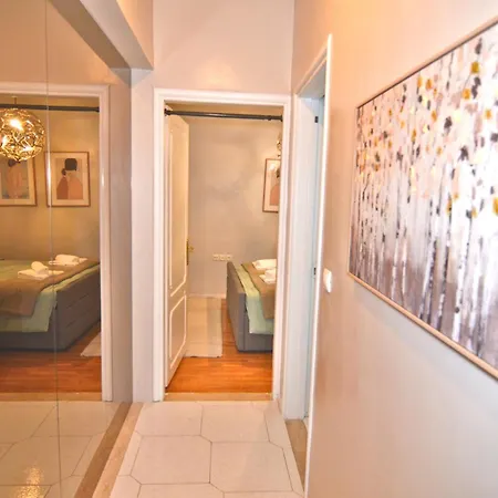 Apartmán Nestoras Comfortable - Private Parking *