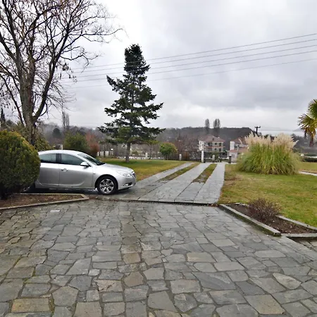 Nestoras Comfortable - Private Parking Apartmán