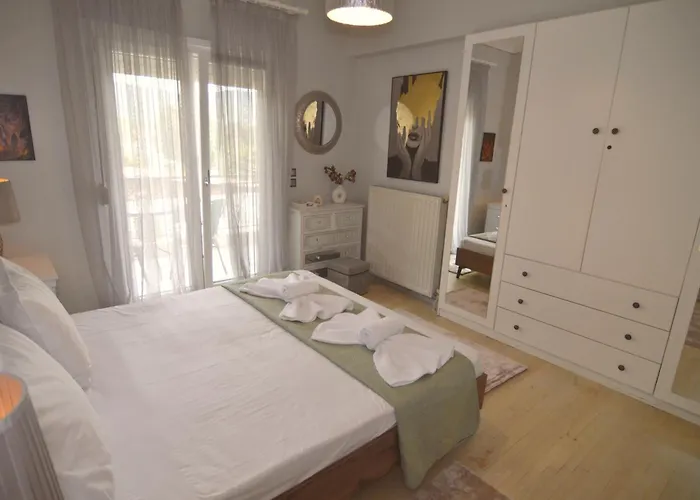 Nestoras Comfortable - Private Parking *